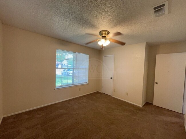 Building Photo - 1510 Rose Ave