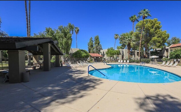 Building Photo - 4201 E Camelback Rd