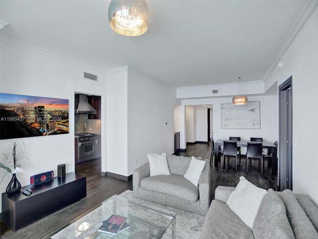 Building Photo - 17875 Collins Ave