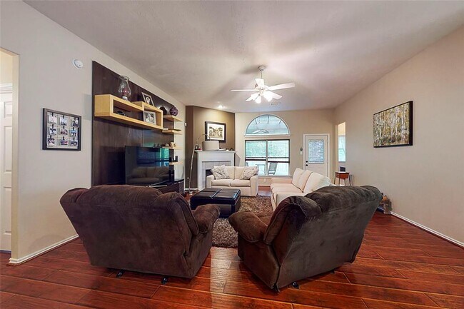Building Photo - 127 S Abram Cir