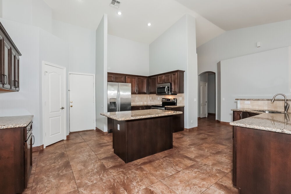 Building Photo - 20960 E Via Del Rancho Rd