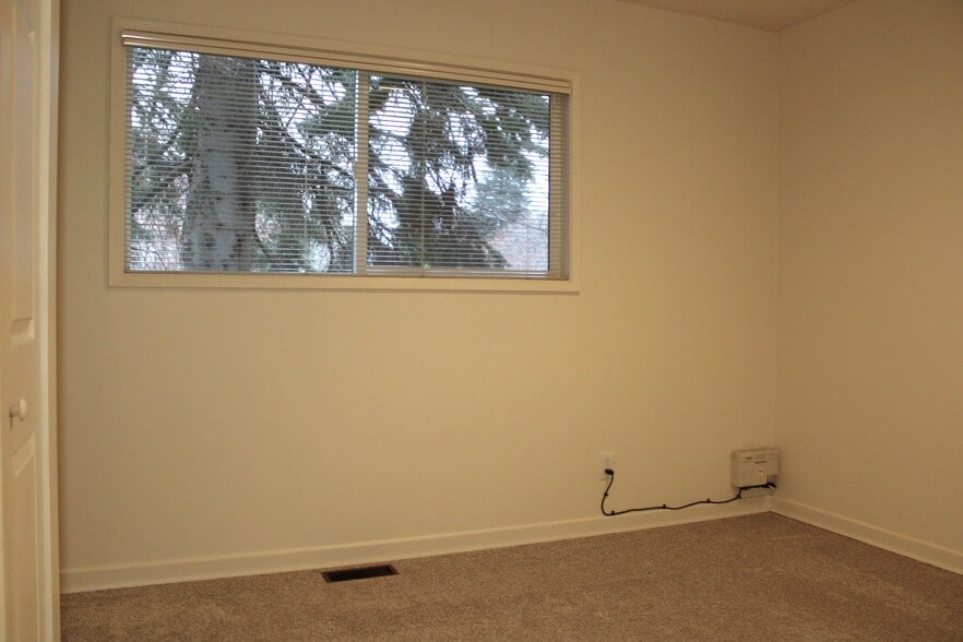 Building Photo - 1219 1st St