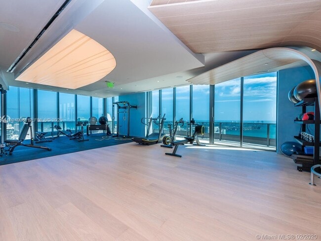 Building Photo - 1000 Brickell Plaza