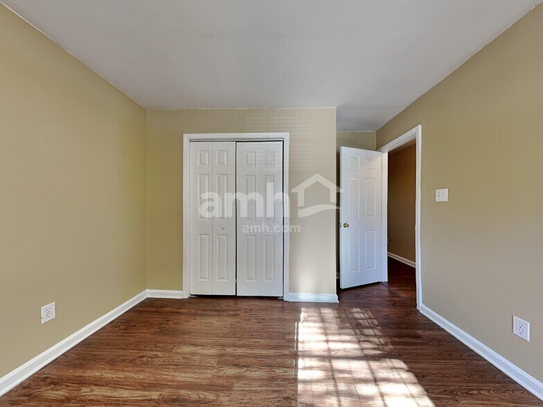 Building Photo - 704 Pepperstone Ct