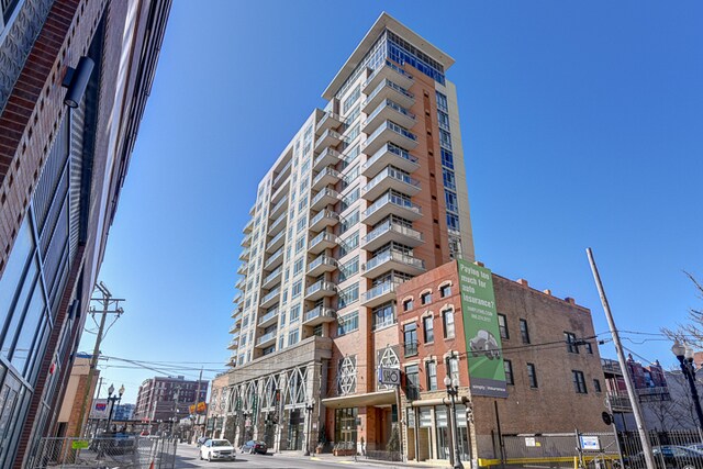 Building Photo - 230 W Division St