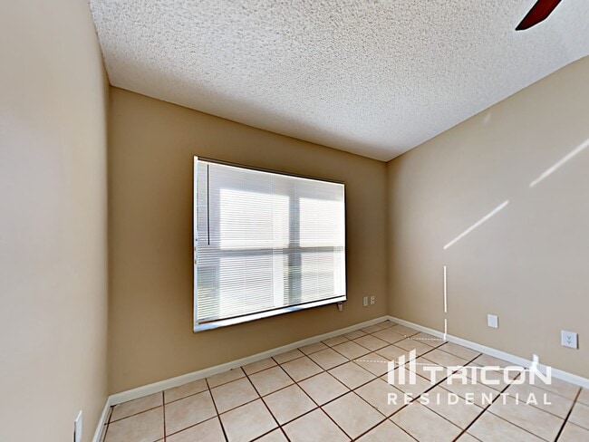 Building Photo - 1166 Tyler Lake Cir