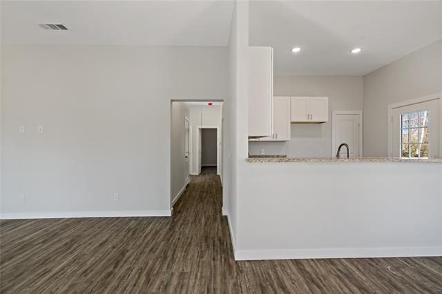 Building Photo - 1411 10th St NE