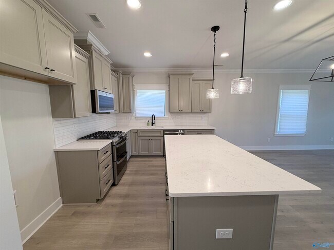 Building Photo - 2110 Sevenbark Br SW