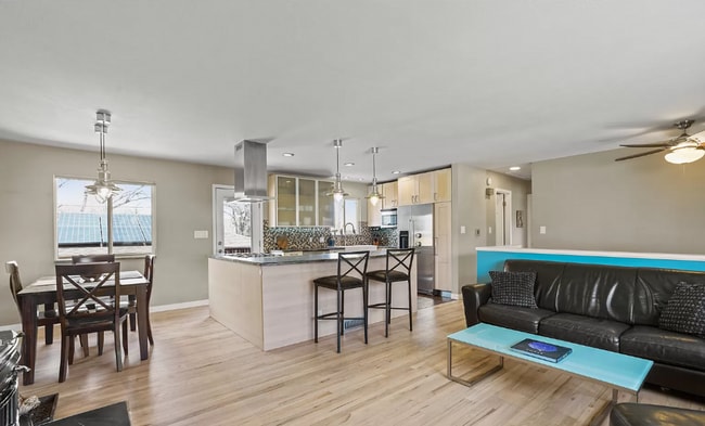 Building Photo - 4555 Brookfield Dr