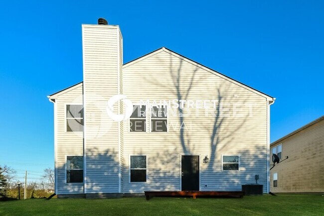 Building Photo - 4 Bedroom Pet-Friendly Home in Indianapolis, IN with Main Street Renewal