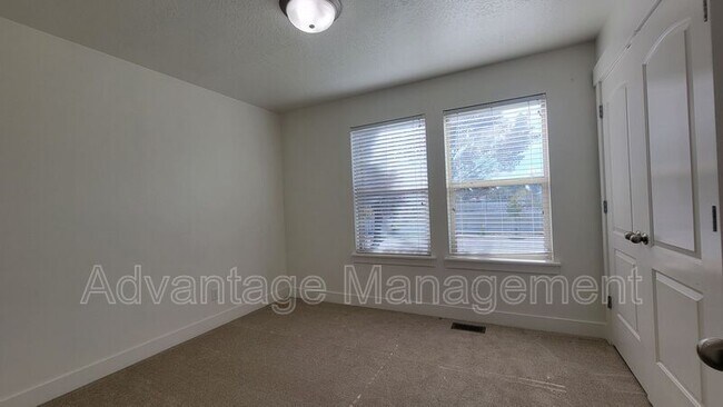 Building Photo - 1652 W Brooke St