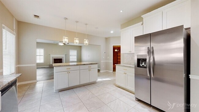 Building Photo - Move-in ready home in Loganville!