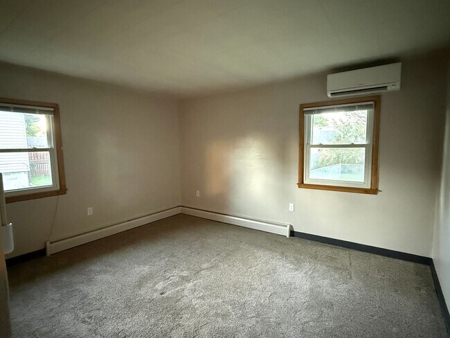 Building Photo - Four bedroom home located in Eyota MN