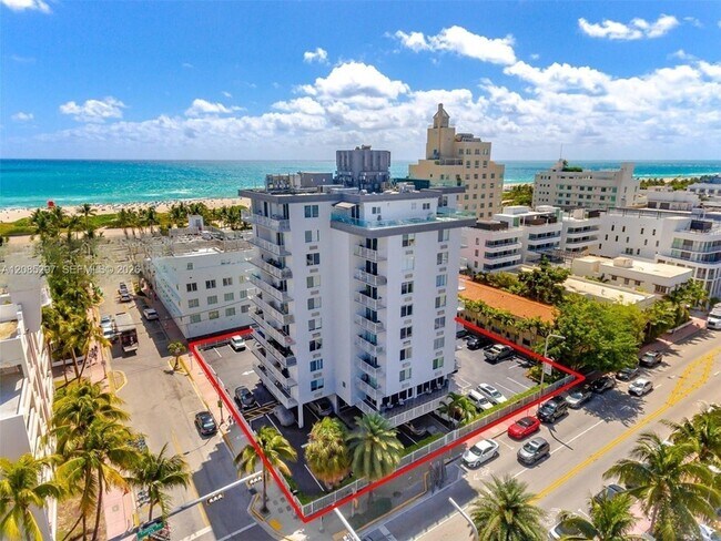 Building Photo - 1255 Collins Ave