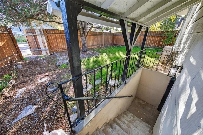 Building Photo - 27th St. 501/503