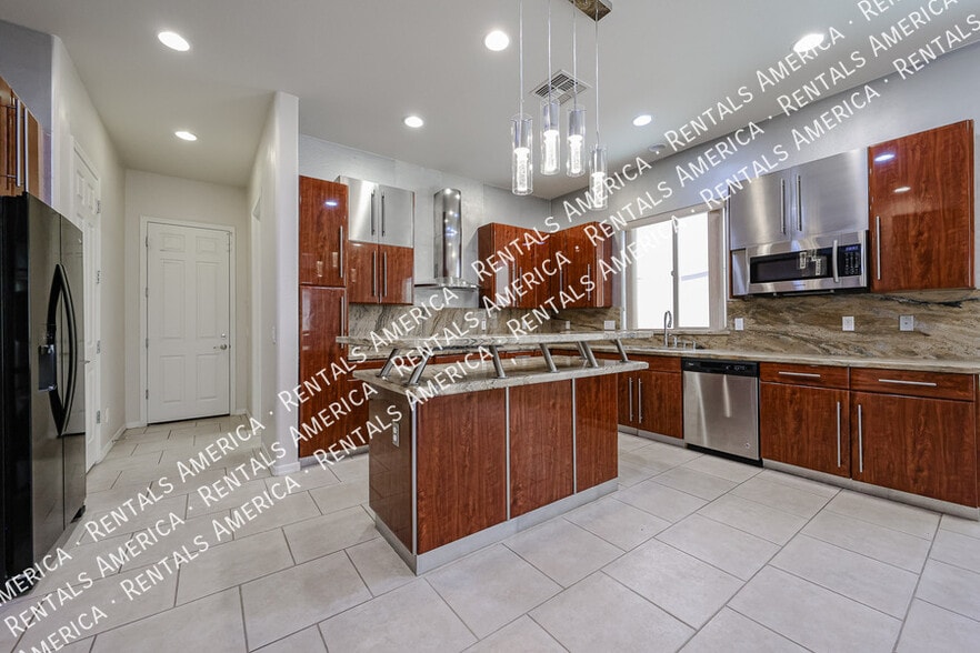 Building Photo - 6290 W Admiral Way