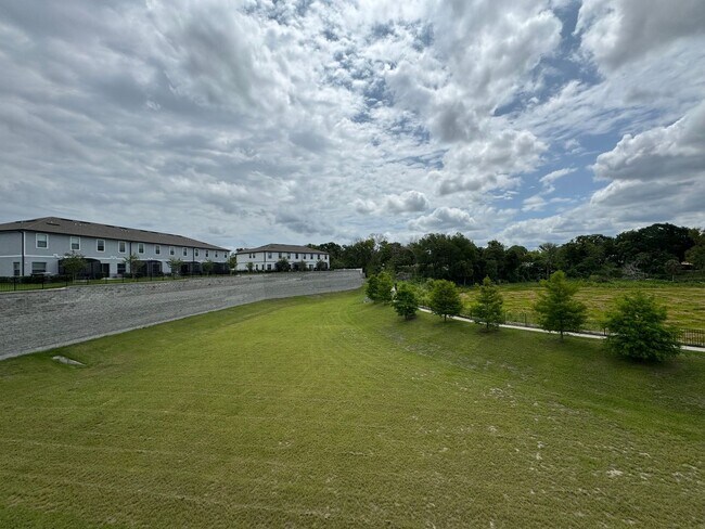 Building Photo - 3 BD/2.5 BA Home, Modern Elegance Meets Ev...