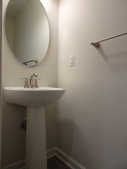 Building Photo - 185 Sandstone Cir