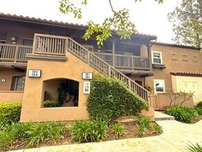 Building Photo - Stylish Upstairs Condo Next to Peter's Canyon