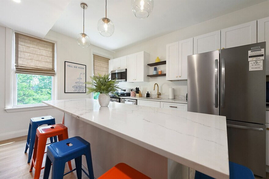 Building Photo - 1816 Rhine St