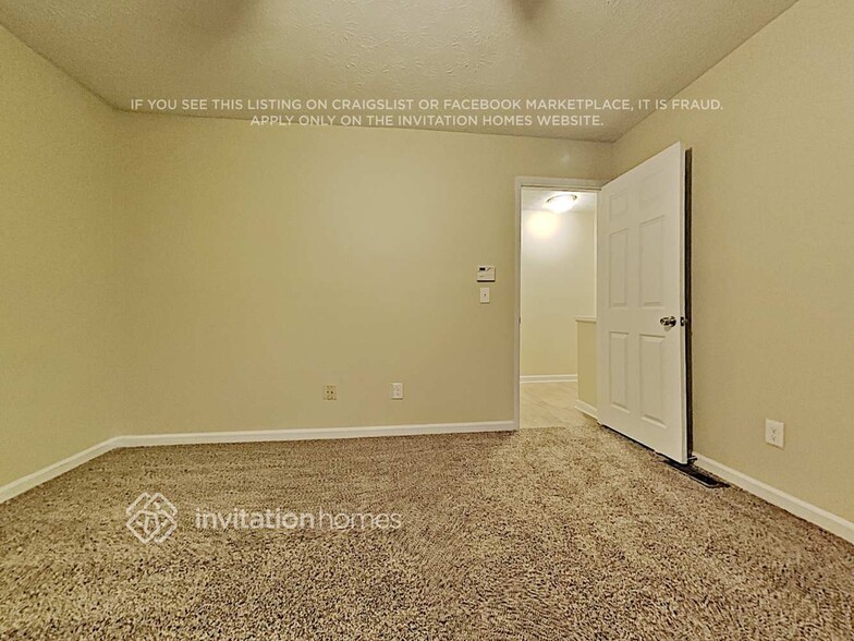 Building Photo - 715 Country Manor Way