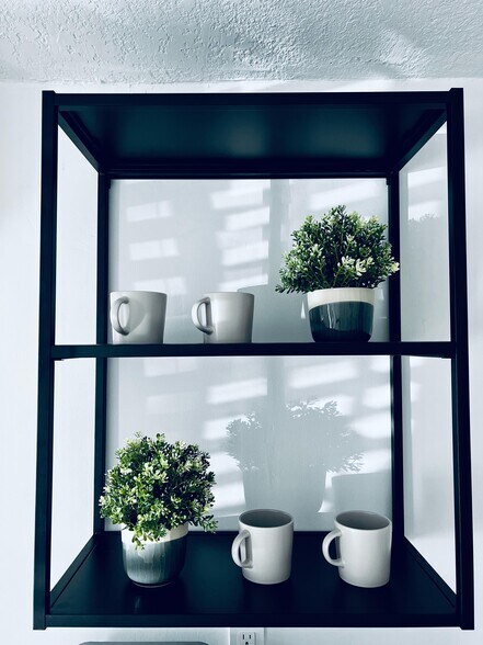 Building Photo - 911 NW 39th Ct