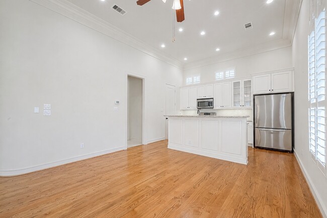 Building Photo - 1804 Haddon St