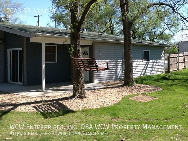 Building Photo - 2043 SE 41st St