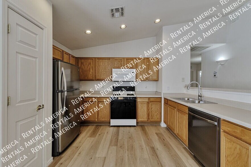 Building Photo - 8421 S Burien Rd