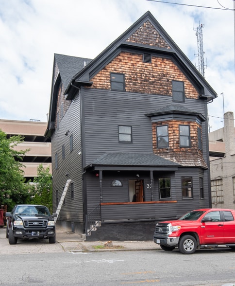 Building Photo - 32 Cargill St