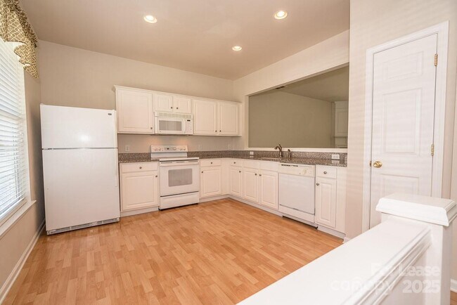 Building Photo - 6937 Rothchild Dr