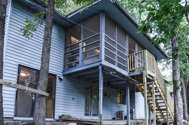 Building Photo - 68 Sierra Dr