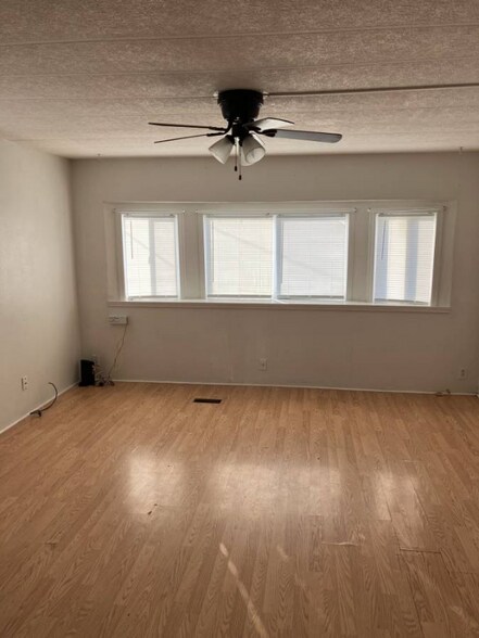 Building Photo - 295 S Bellwood St