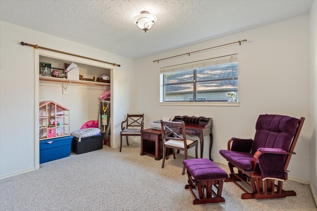 Building Photo - 421 St Andrews St