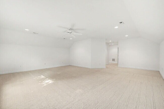 Building Photo - Luxury 5 Bedroom Home with Private Pool in Glen Allen – $4,500/mo