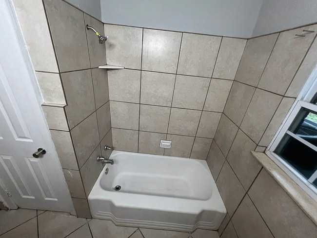 Building Photo - 1240 Levy Ave