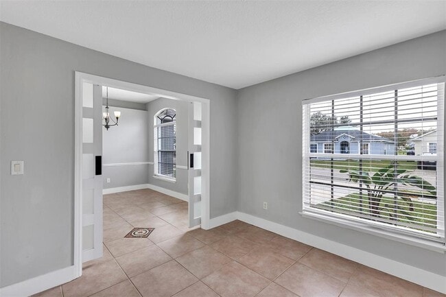 Building Photo - 7686 Pine Fork Dr