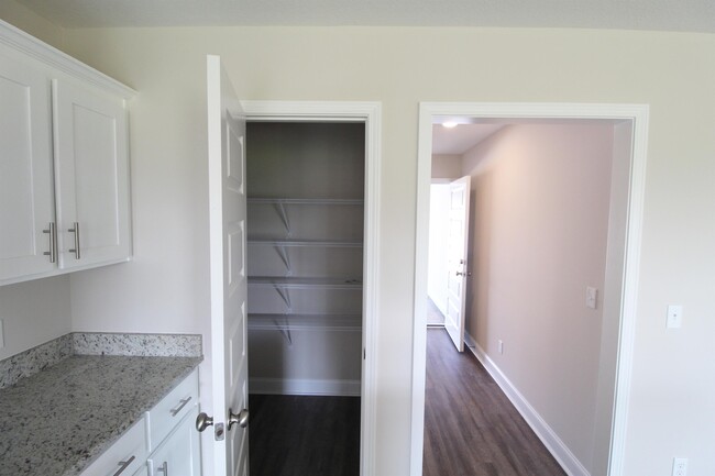 Building Photo - 6083 Forest Dr