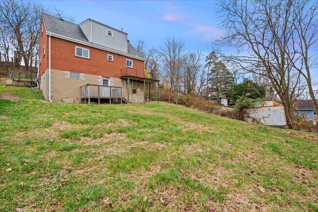 Building Photo - 1303 Cloverdale St