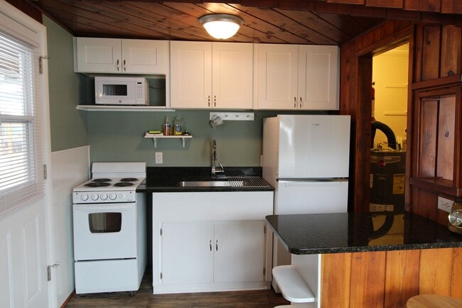 Building Photo - 3514 W Broad Pl