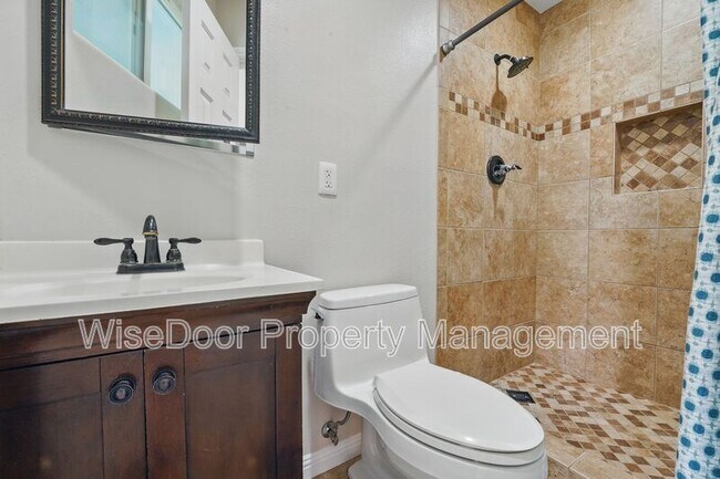 Building Photo - 387 E Nubia St