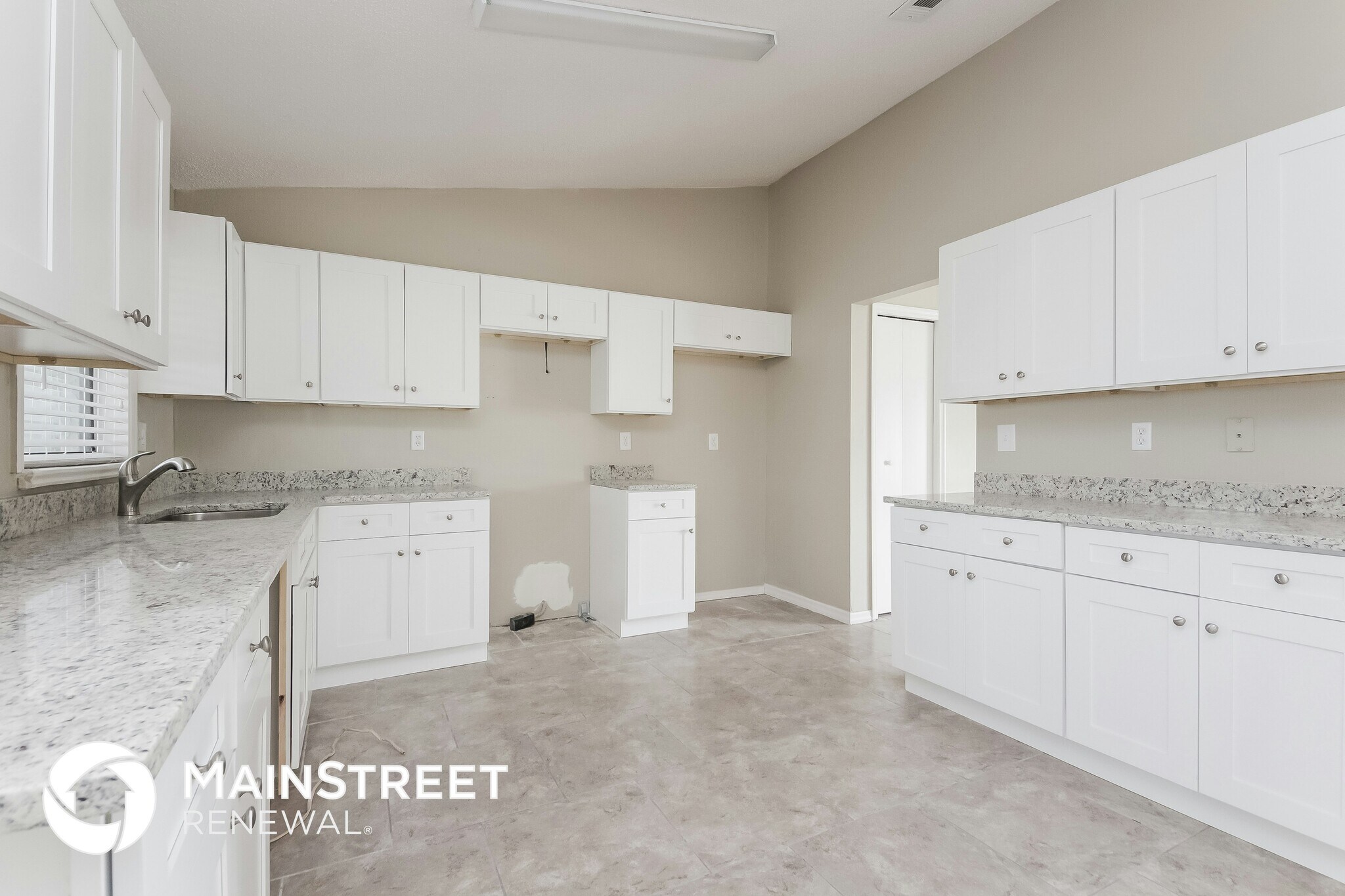 Building Photo - 604 Basingstoke Ct