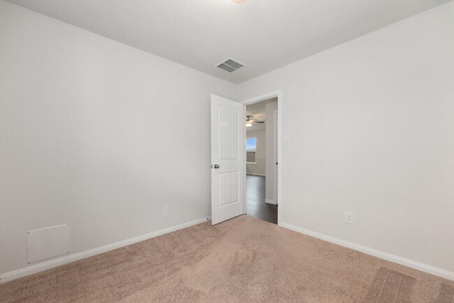 Building Photo - 17555 Greystanes Rd