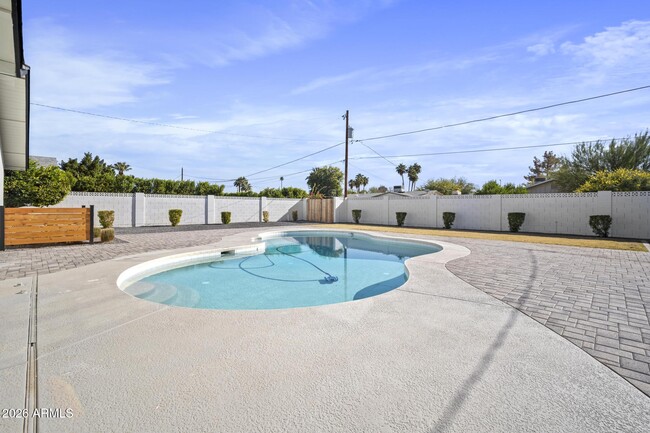 Building Photo - 8513 E Indianola Ave