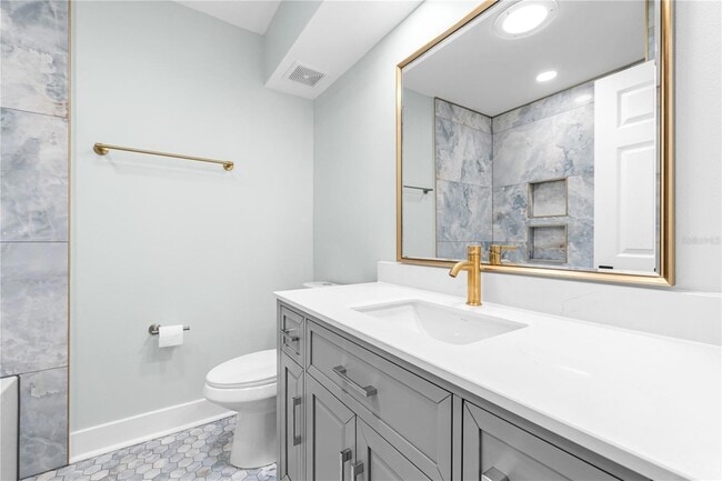 Building Photo - 4811 Juanita Way S