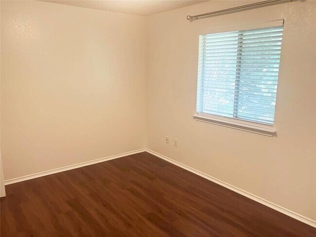 Building Photo - 3208 Dawn Mesa Ct