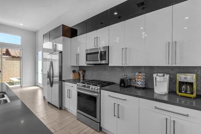 Building Photo - 51855 Avenida Juarez