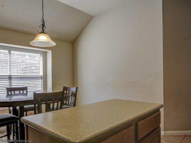 Building Photo - 1720 Harvest Bend Ln