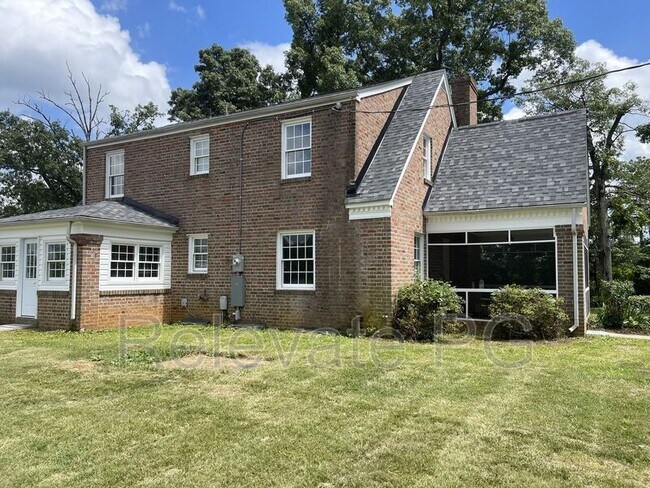 Building Photo - 10322 Cox Rd