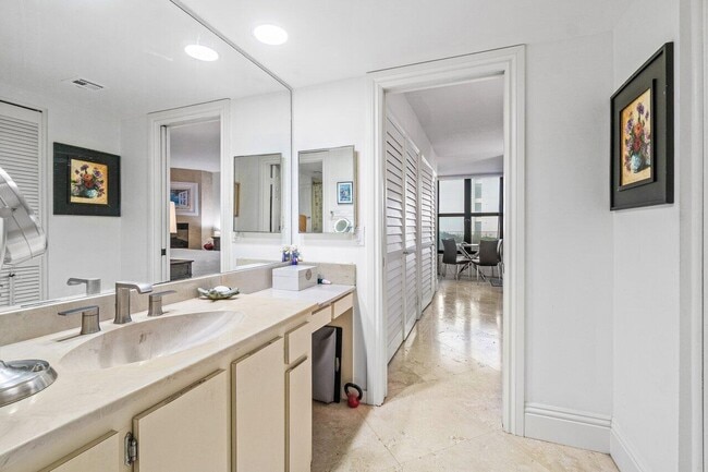 Building Photo - 3610 S Ocean Blvd